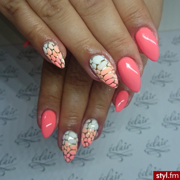 Kilkanascie Ozywczych Barwnych Wzorkow Manicure Trendy 2016