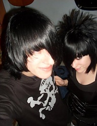 Fryzury Średnie Alternatywne EMO - 704634