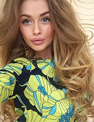 Fryzury Długie Wieczorowe Kręcone Upięcie Blond - 2990094