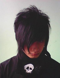 Fryzury Średnie Alternatywne EMO - 12011