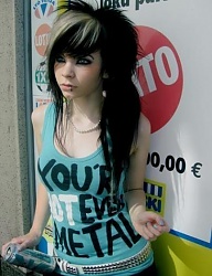 Fryzury Średnie Alternatywne EMO - 68207