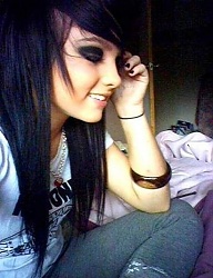 Fryzury Średnie Alternatywne EMO - 230768