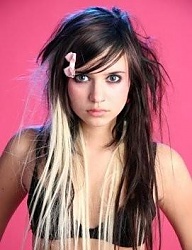 Fryzury Średnie Alternatywne EMO - 84119