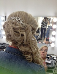 Fryzury Długie Ślubne Kręcone Upięcie Blond - 2735991