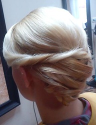 Fryzury Średnie Wieczorowe Proste Upięcie Blond - 2166836