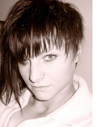 Fryzury Średnie Alternatywne EMO - 74625