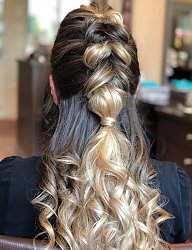 Fryzury Długie Wieczorowe Kręcone Upięcie Blond - 3270666
