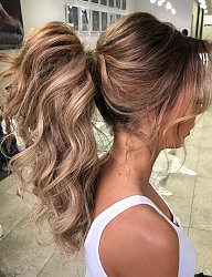 Fryzury Długie Wieczorowe Kręcone Upięcie Blond - 3273937