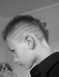 Fryzury Średnie Alternatywne Punk Rock - 20276