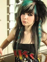 Fryzury Średnie Alternatywne EMO - 228225