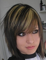 Fryzury Średnie Alternatywne EMO - 20955