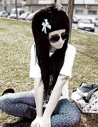 Fryzury Średnie Alternatywne EMO - 400848