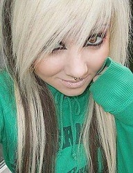 Fryzury Średnie Alternatywne EMO - 875176