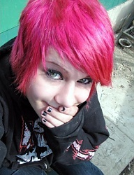 Fryzury Średnie Alternatywne EMO - 303648