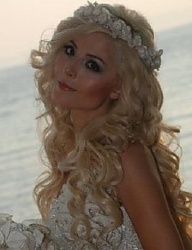 Fryzury Długie Ślubne Kręcone Rozpuszczone Blond - 1418505