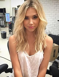 Fryzury Średnie Na co dzień Kręcone Rozpuszczone Blond - 3079775