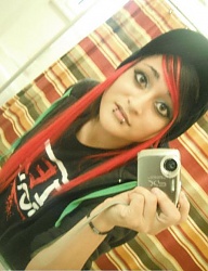 Fryzury Średnie Alternatywne EMO - 816096
