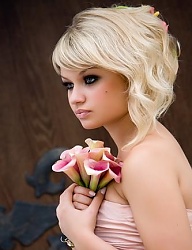 Blond włosy z grzywką na ślub