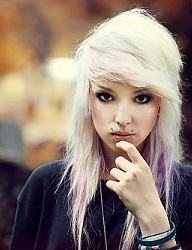 Fryzury Średnie Alternatywne EMO Blond - 1393039