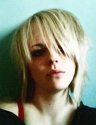 Fryzury Średnie Alternatywne EMO - 51134