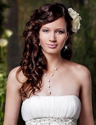 Fryzury Średnie Ślubne - 810612