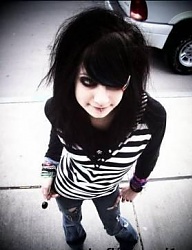 Fryzury Średnie Alternatywne EMO - 214415