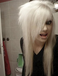 Fryzury Średnie Alternatywne EMO - 755033