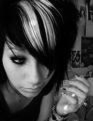Fryzury Średnie Alternatywne EMO - 85754