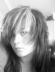 Fryzury Średnie Alternatywne EMO - 38023