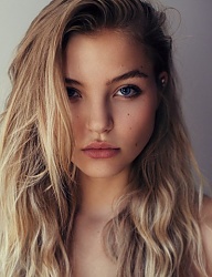 Fryzury Długie Na co dzień Proste Rozpuszczone Blond - 2410912