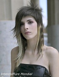 Fryzury Średnie Alternatywne EMO - 824741
