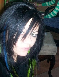 Fryzury Średnie Alternatywne EMO - 69905