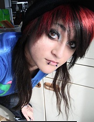 Fryzury Średnie Alternatywne EMO - 816094