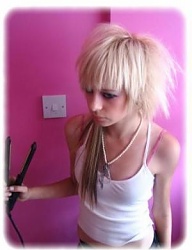 Fryzury Średnie Alternatywne EMO - 20611