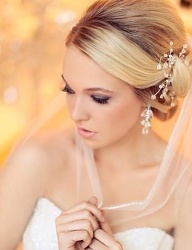 Fryzury Długie Ślubne Proste Kok Blond - 1468018