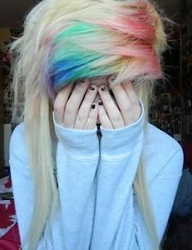 Fryzury Średnie Alternatywne EMO Blond - 1393280
