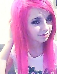 Fryzury Średnie Alternatywne EMO - 720835