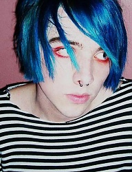 Fryzury Średnie Alternatywne EMO - 387399