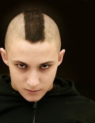 Fryzury Średnie Alternatywne Punk Rock - 1055335