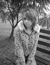 Fryzury Średnie Alternatywne EMO - 60061