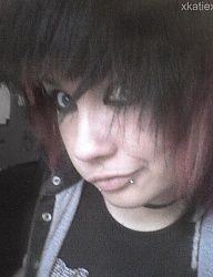 Fryzury Średnie Alternatywne EMO - 89308