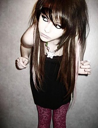Fryzury Średnie Alternatywne EMO - 249874