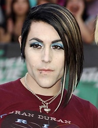 Fryzury Średnie Alternatywne EMO - 374083