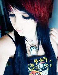 Fryzury Średnie Alternatywne EMO - 813378