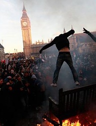 Fryzury Męskie Krótkie Alternatywne Punk Rock Czarne - 1095902