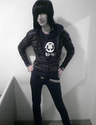Fryzury Średnie Alternatywne EMO - 704635