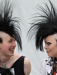 Fryzury Średnie Alternatywne Punk Rock - 674477