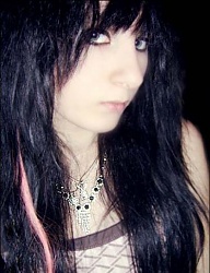Fryzury Średnie Alternatywne EMO - 210782
