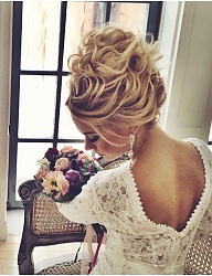 Fryzury Długie Ślubne Kręcone Upięcie Blond - 3045372