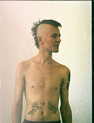 Fryzury Męskie Krótkie Alternatywne Punk Rock - 1083995